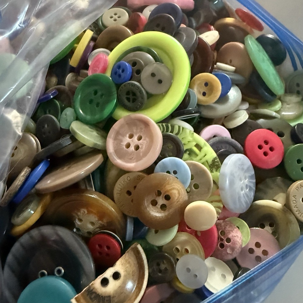 Colorful Button Lot 1.5lb+ Mixed Styles and Sizes Vintage to Now Crafts Sewing